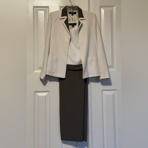 Kasper White and Green Blazer Structured Tailored Design